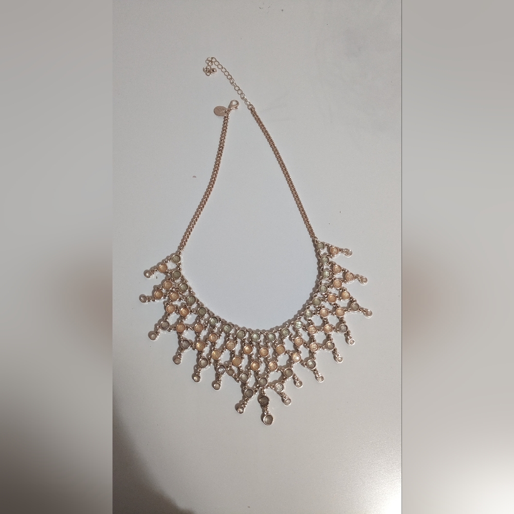 NWOT - Rose Gold Necklace